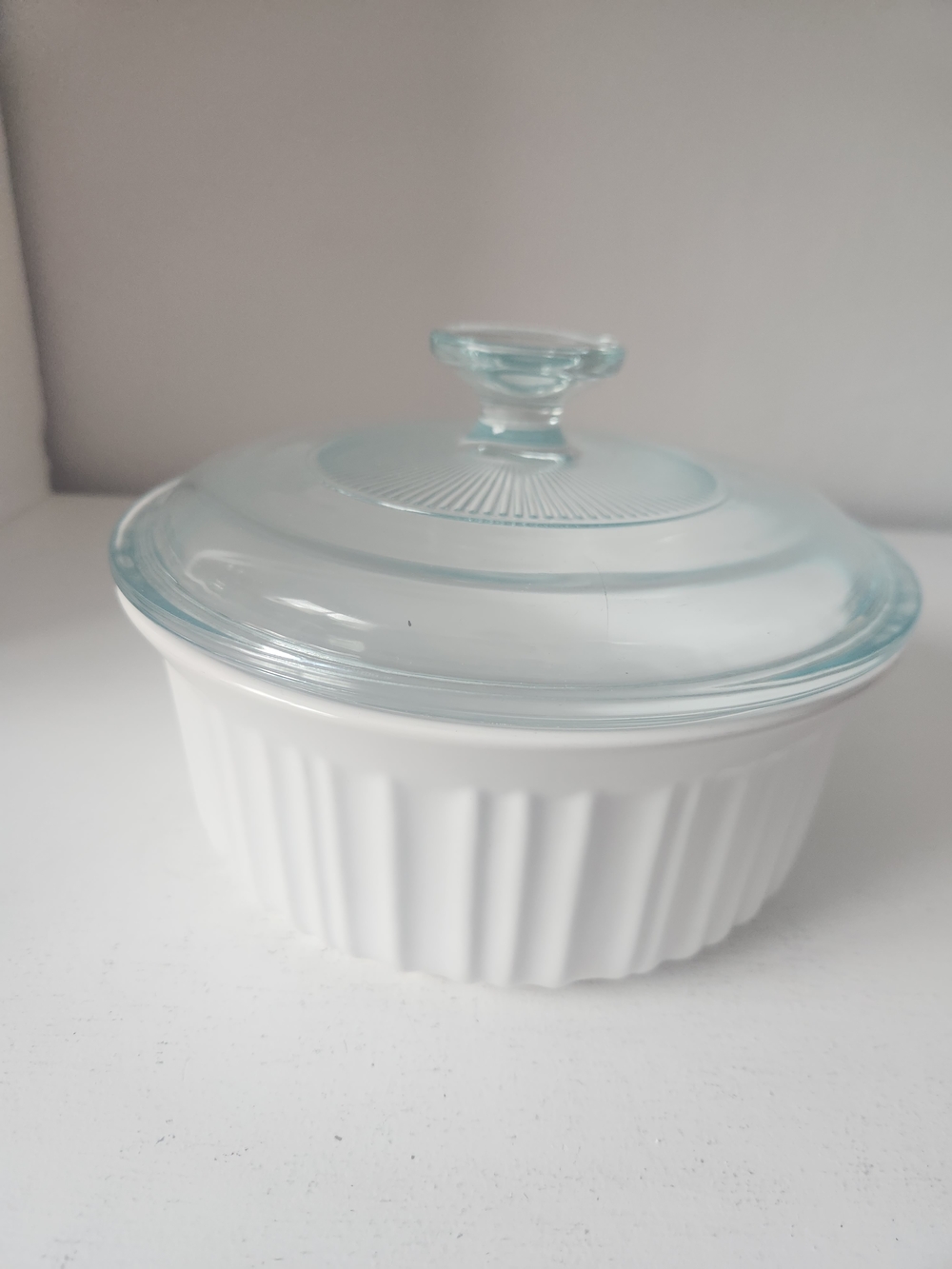 Corningware French White Stoneware Casserole With Glass Lid 1 1/2 Qt